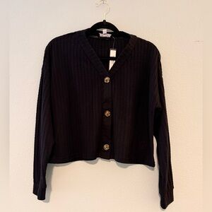 Discreet New York City Cropped Cardigan Size Large. NWT